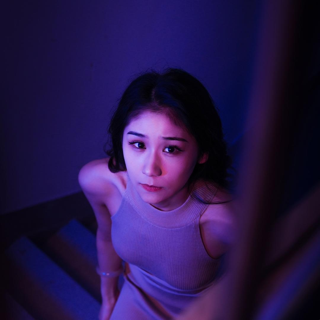 阴影之下