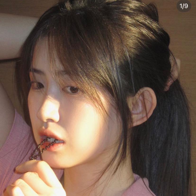 努力绽放的花朵