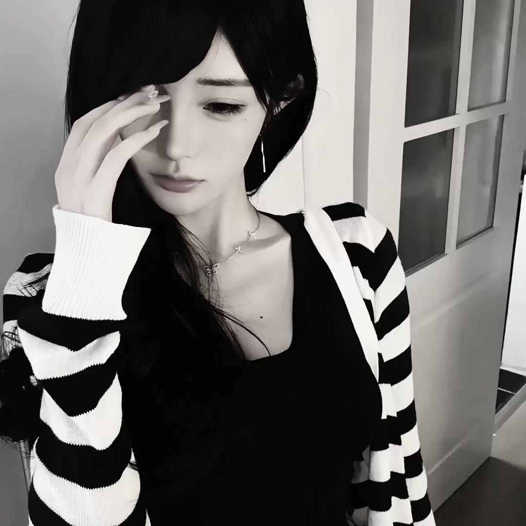 女的