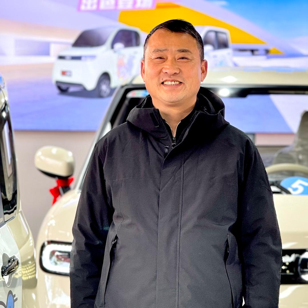 四轮代步电动车
