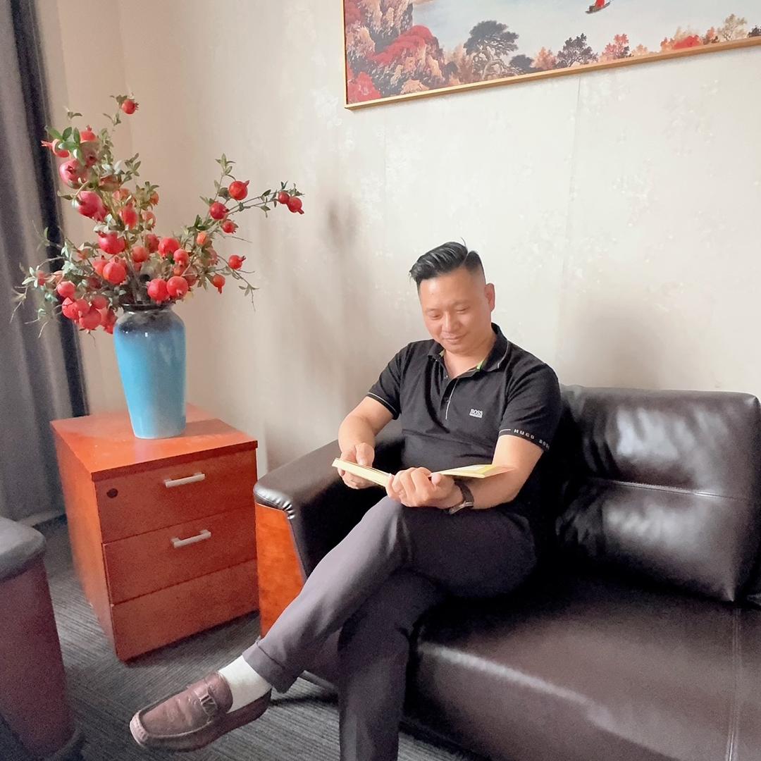 章老板男装品牌折扣店