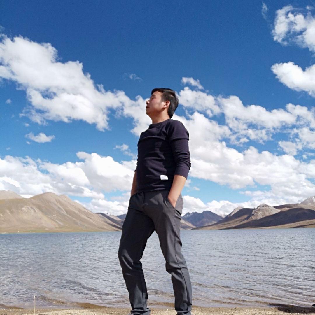 ）ㄣ骑着牦牛逛雪山