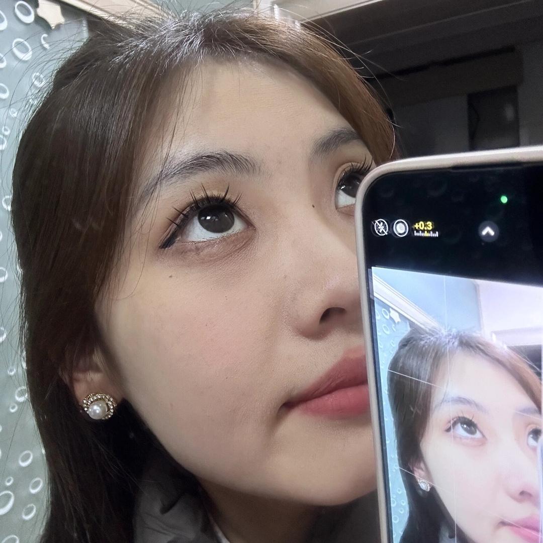 爱美的小柳柳