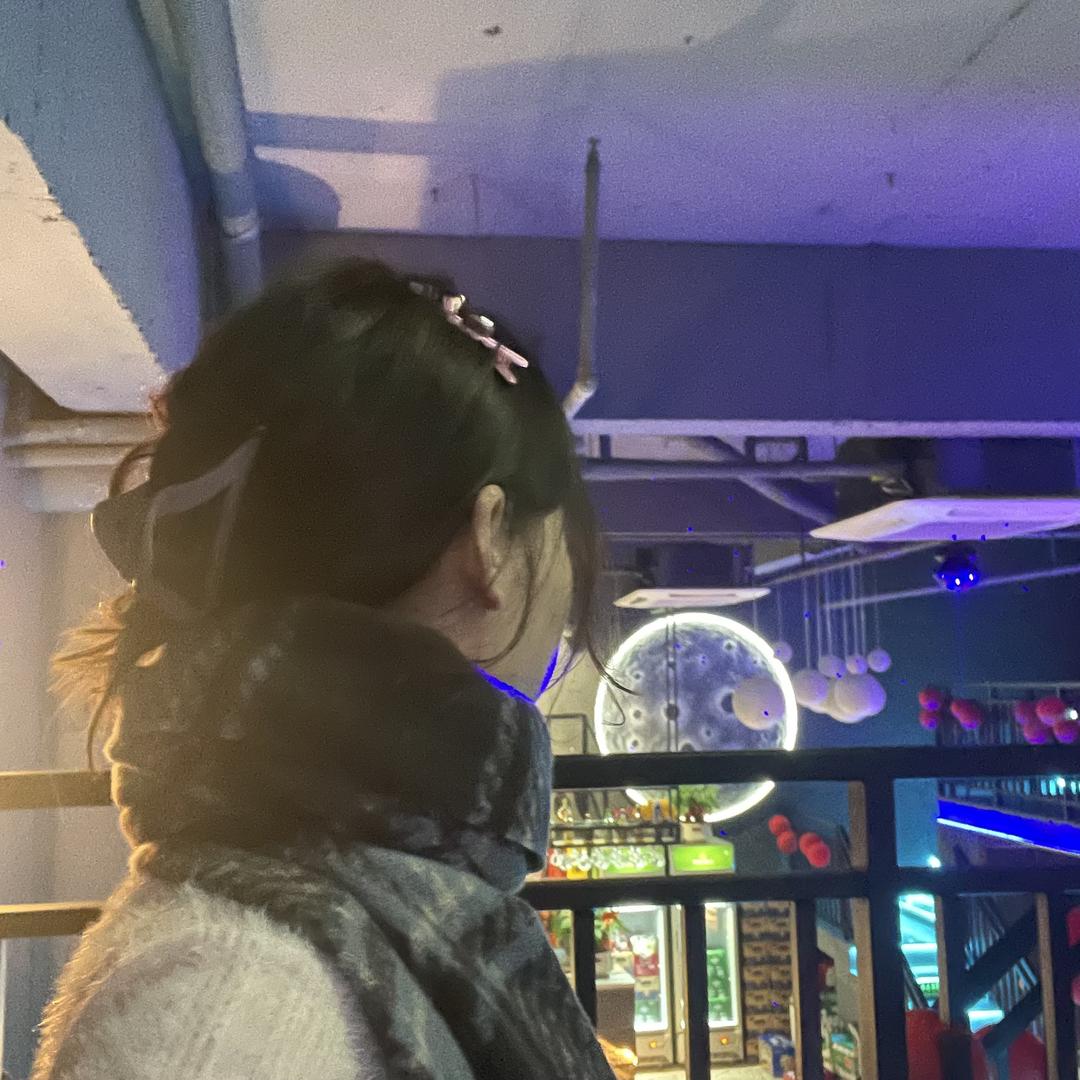 小女孩