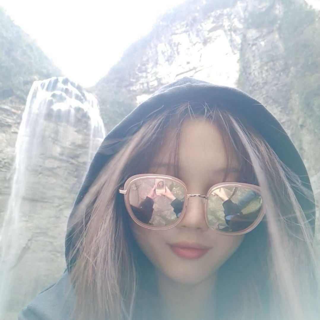 露梦涵· Lulu yang