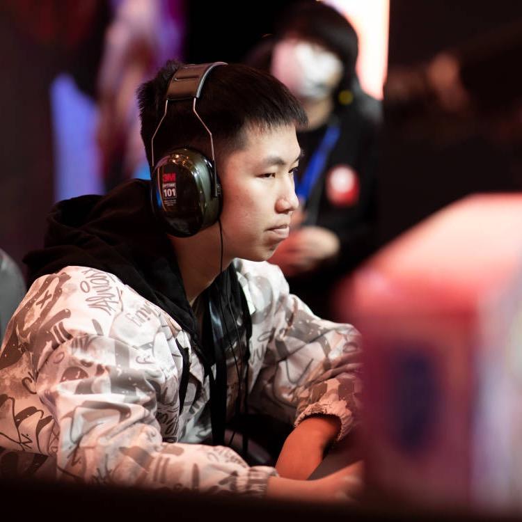 寂寞无敌冷酷春少(青岛八强兄弟版）