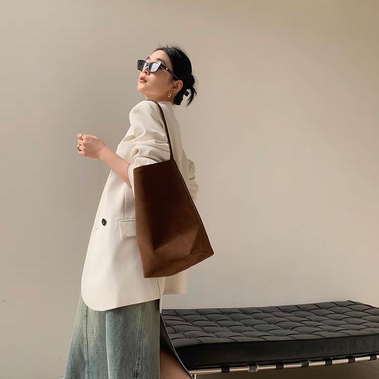关小姐女装店