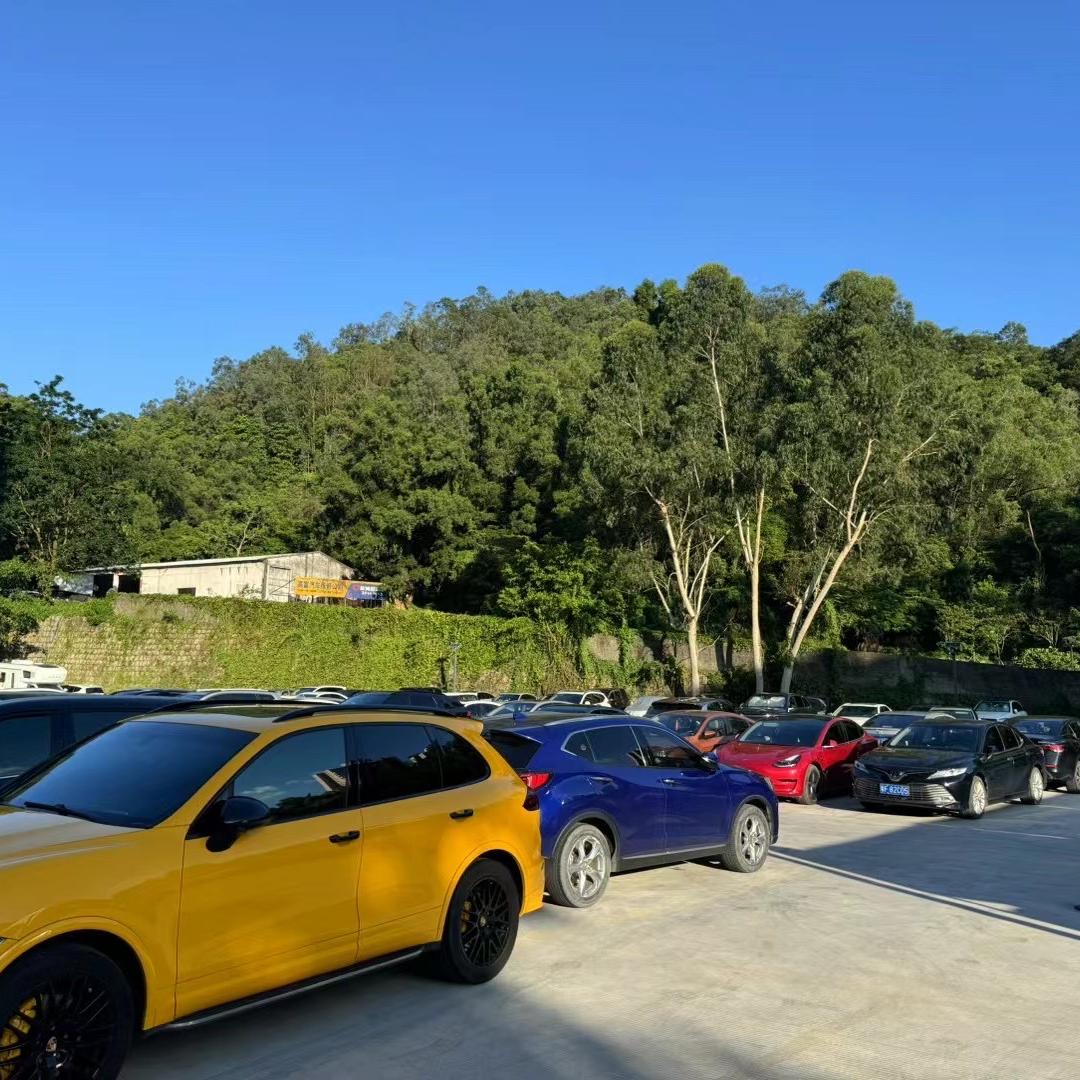 拱北口岸群利停车场