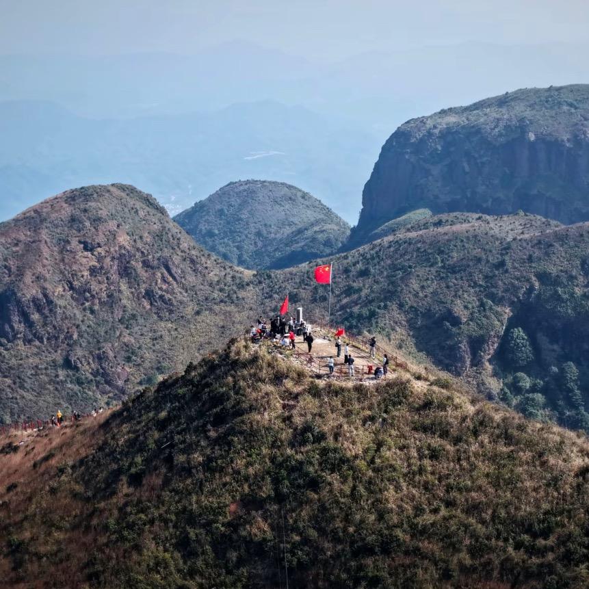 🌿野哥爱户外爬山🧗‍♀️〰️泡茶🍃