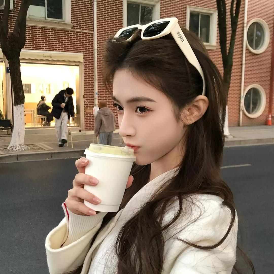 小L.