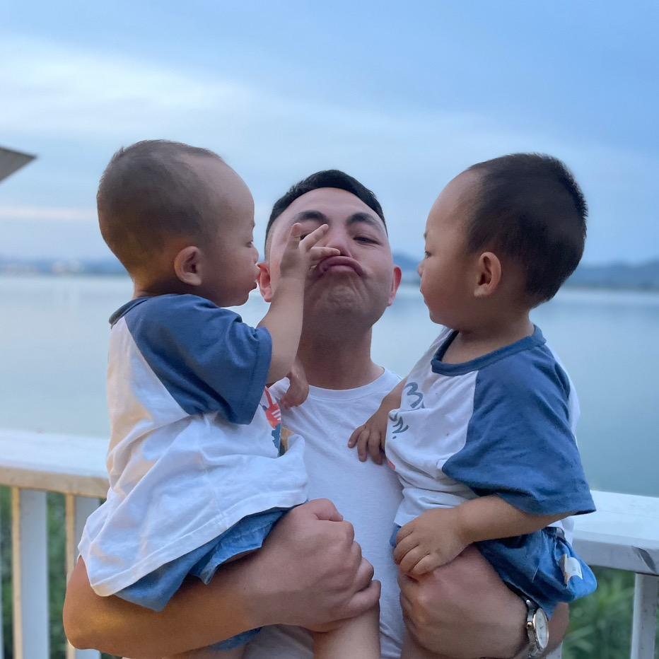 高坪社区书记（梁瑄）