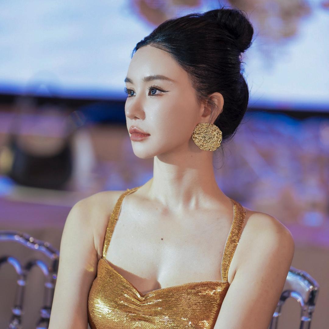 丑小姨（面部打薄）