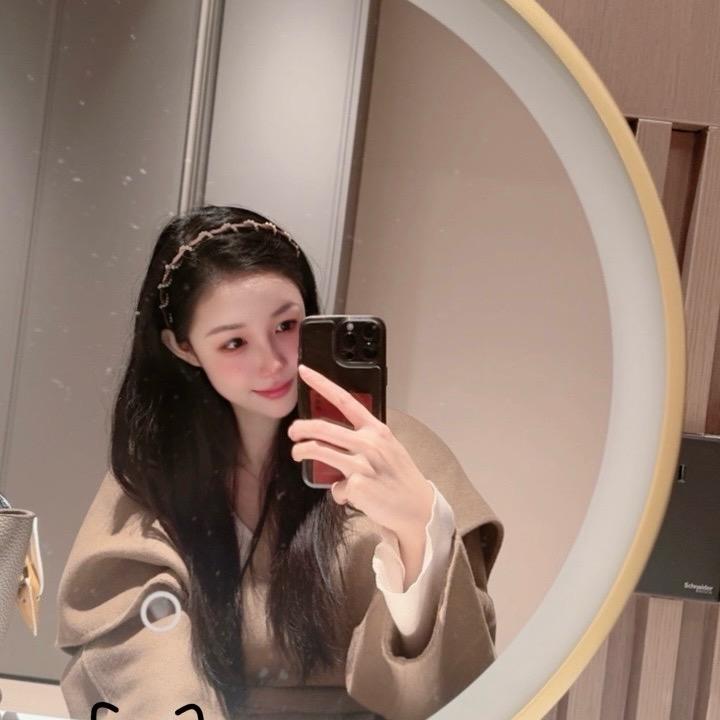 In（爱吃零食）