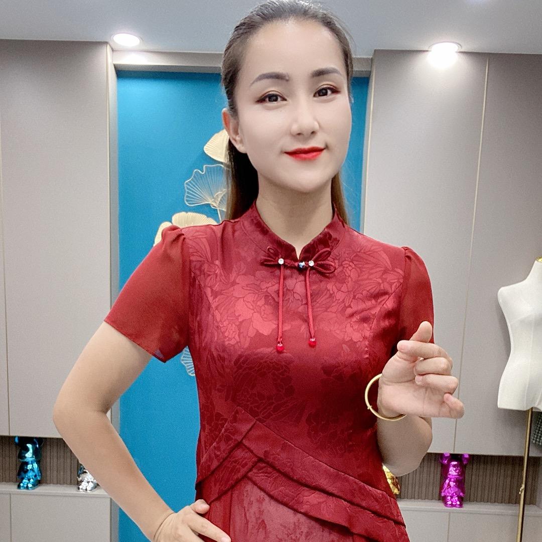 俏佳人服饰