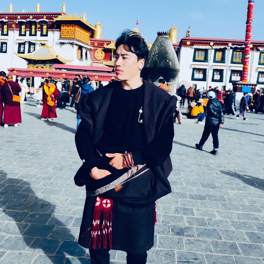 ࿐ཨྱོན། ChiLie