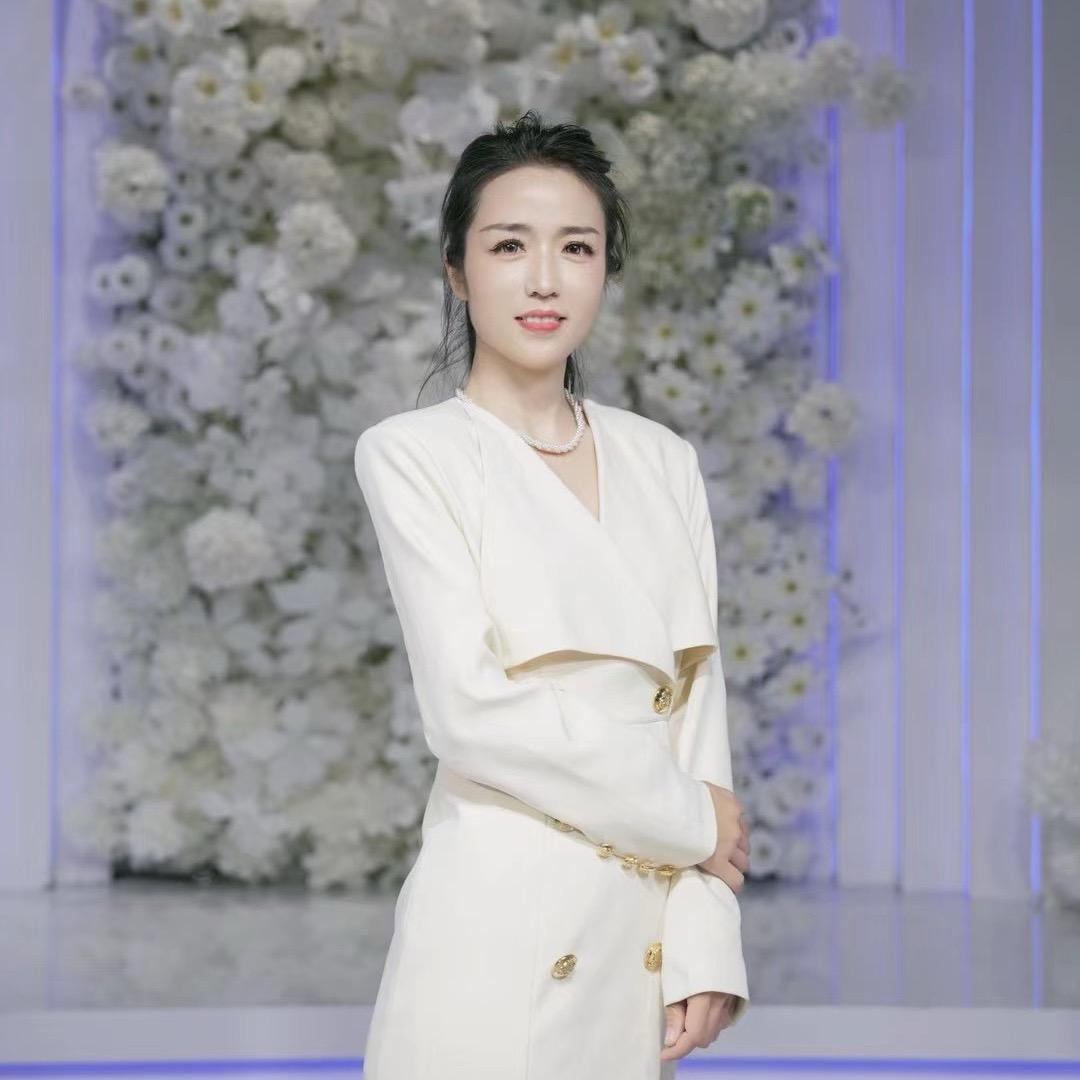 婚礼管家妮娜