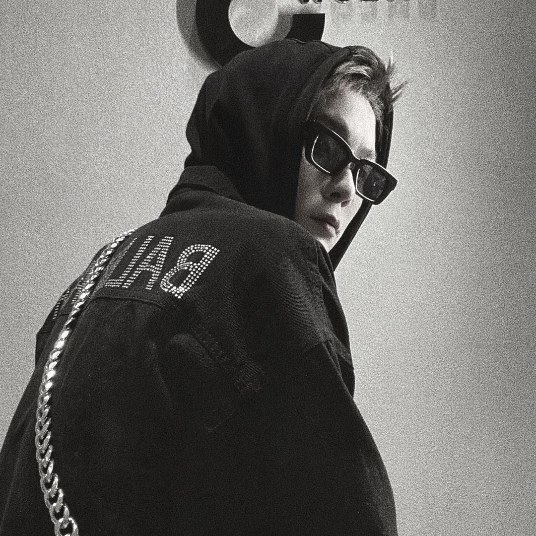 日照染发烫发接发艾伦