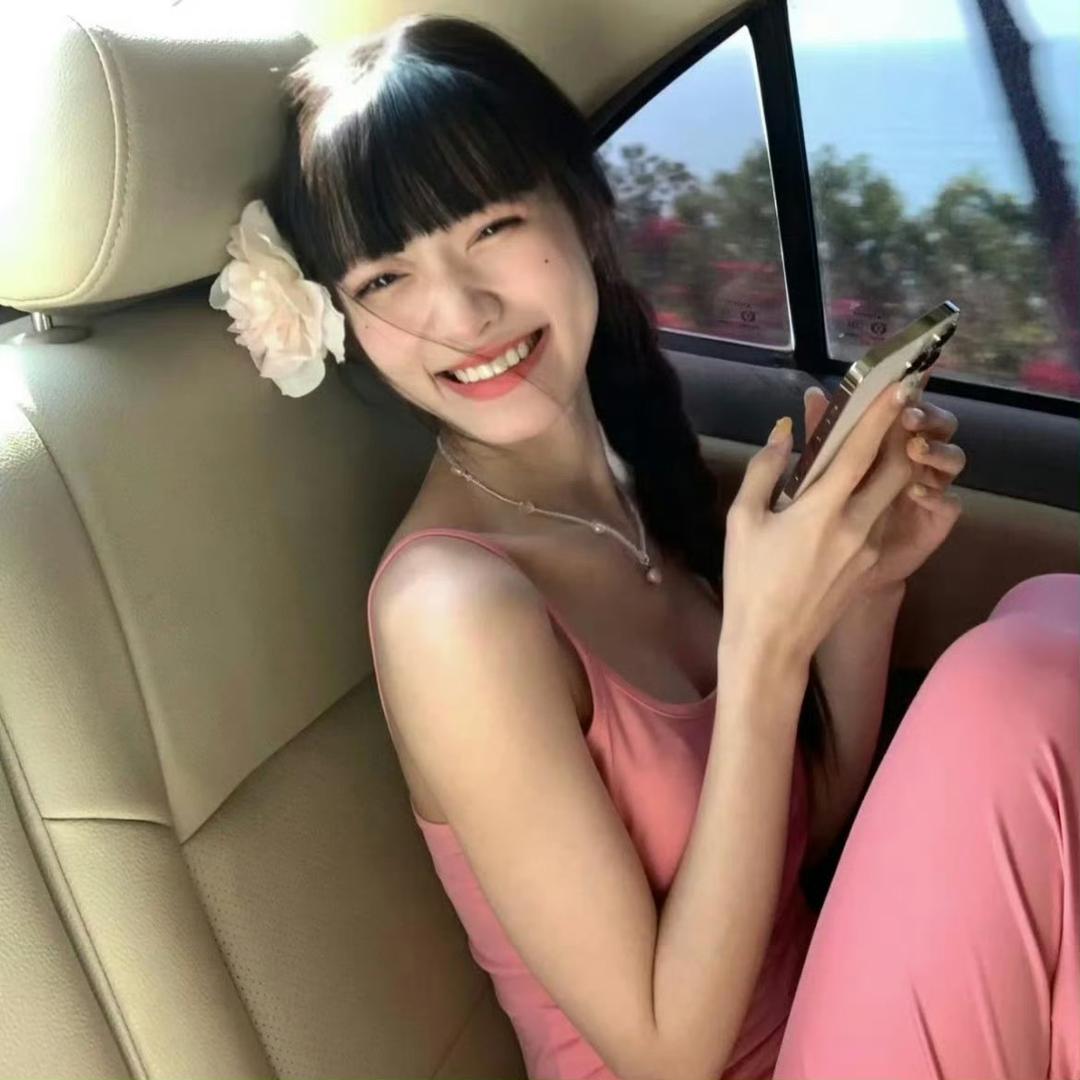 小洁睡醒了