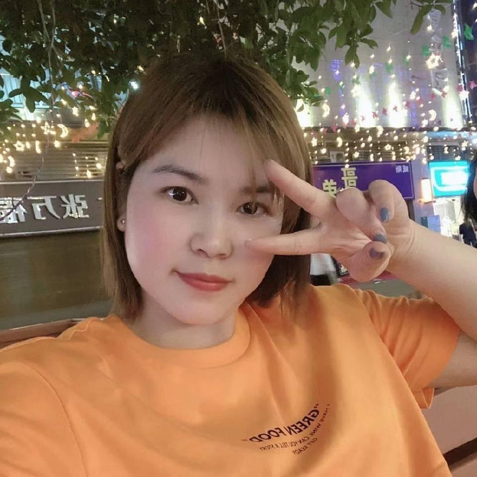 新邵鞋服店老板娘