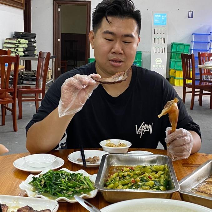 一个爱吃的胖子（海口团购达人）