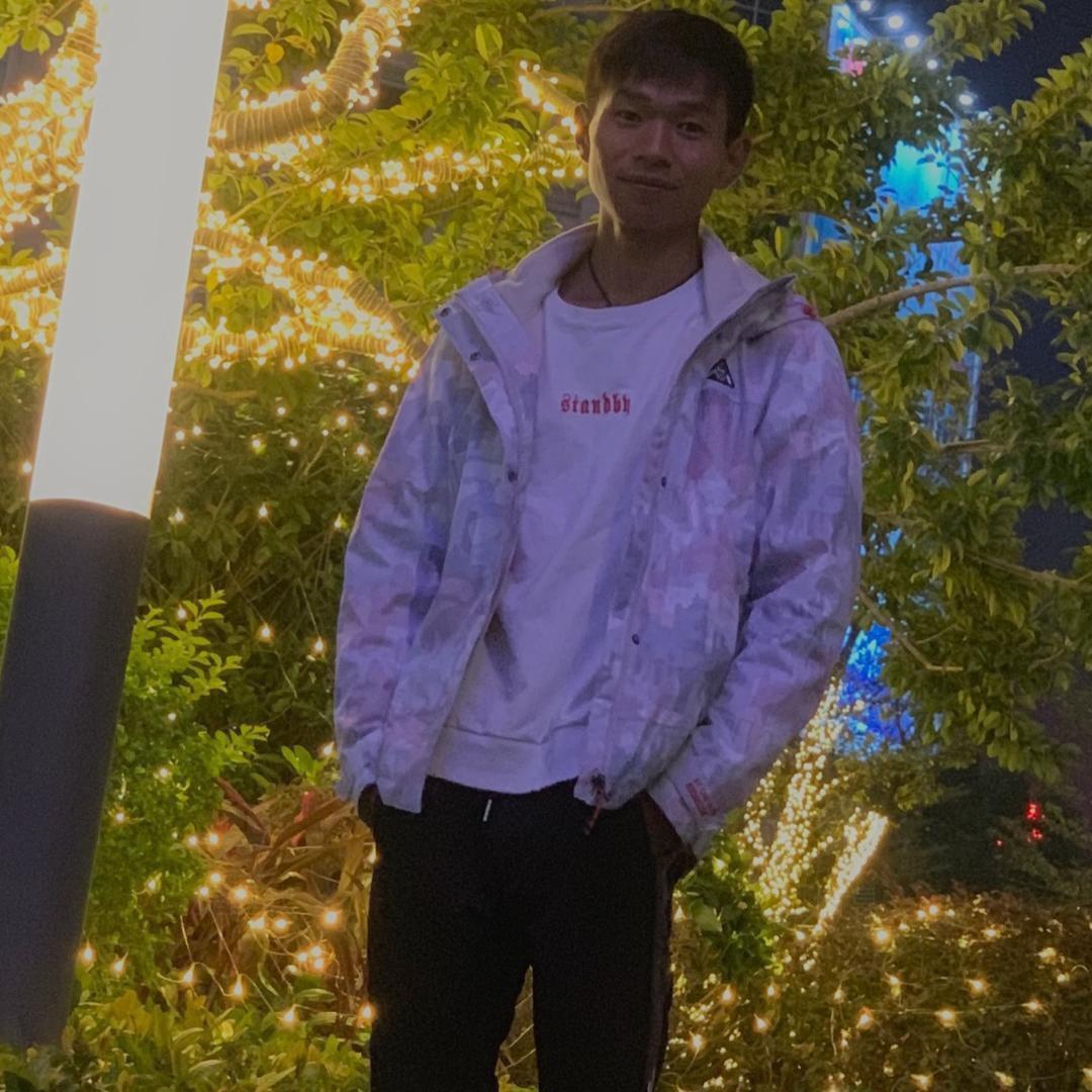 体育运动场  耿龙