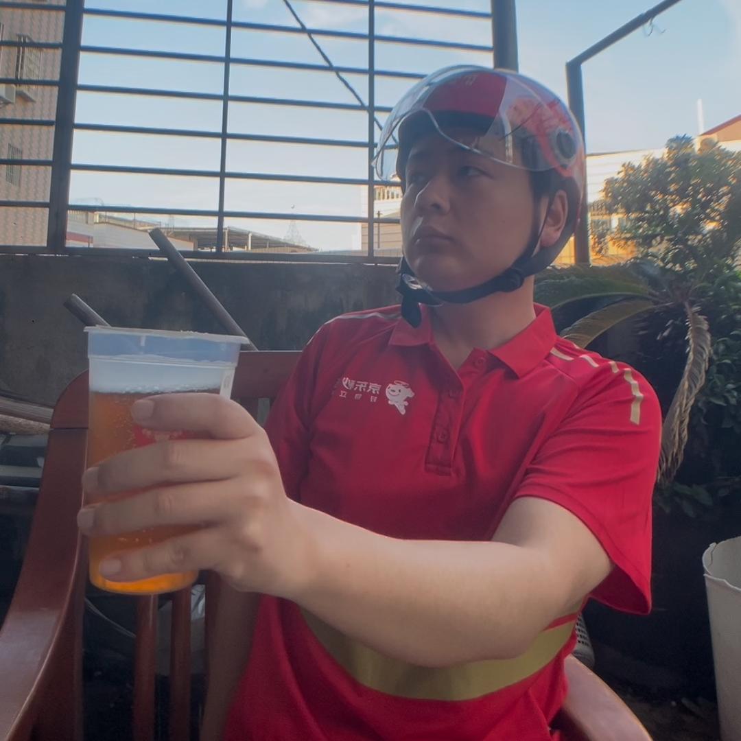 忧郁的医学硕士小越越