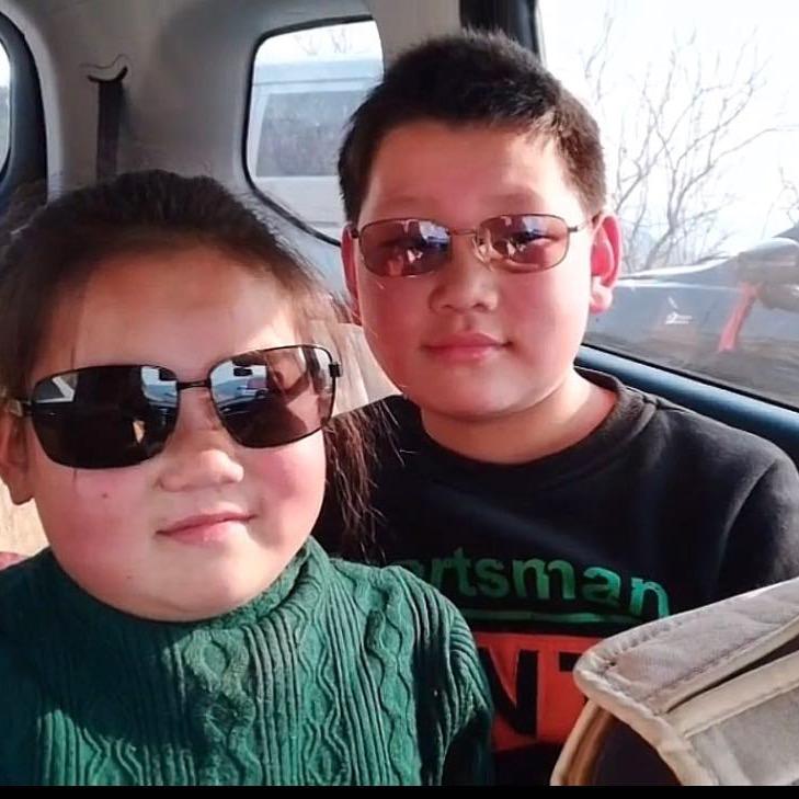 爱，你，桐，丹。