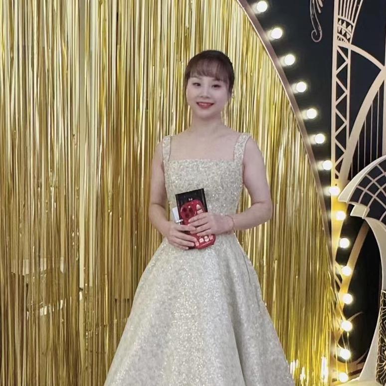 湾沚区蓝斐婚纱礼服馆