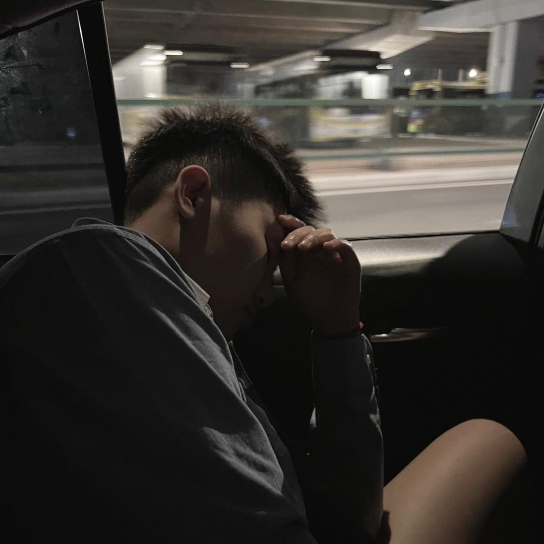 刘/
