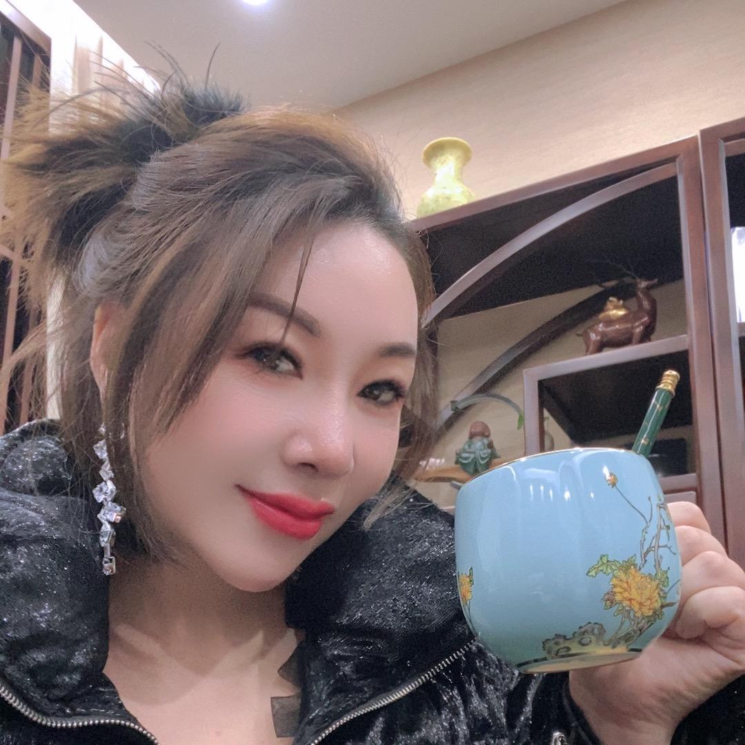 👑菲菲👑