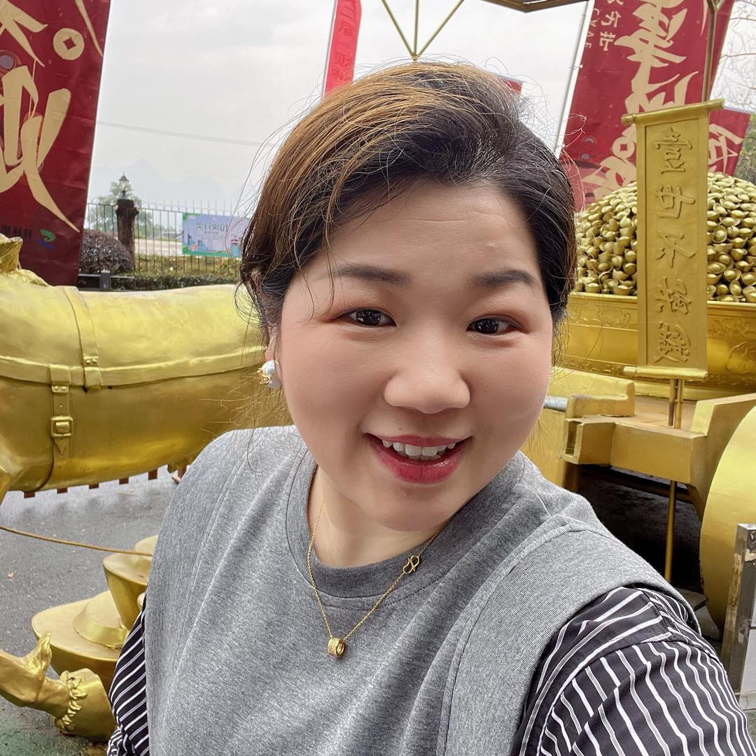 爱笑爱吃的巧儿