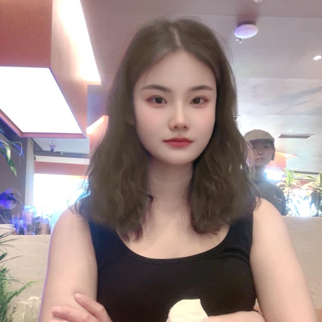 晚睡的姑娘❤️