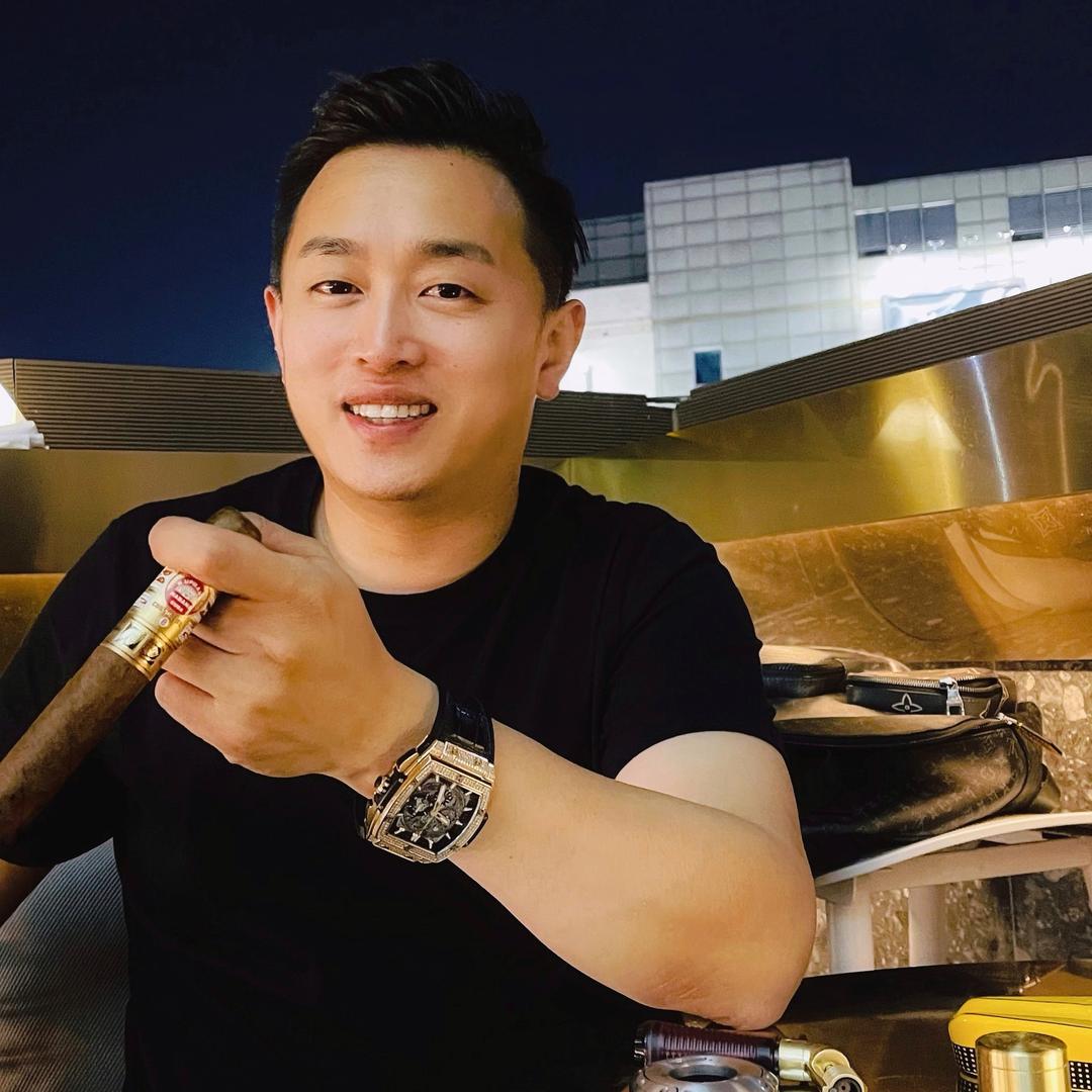 满脑子都是金光闪闪