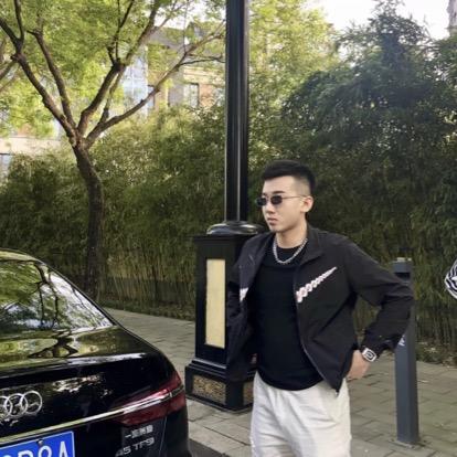 叼着奶嘴看日落