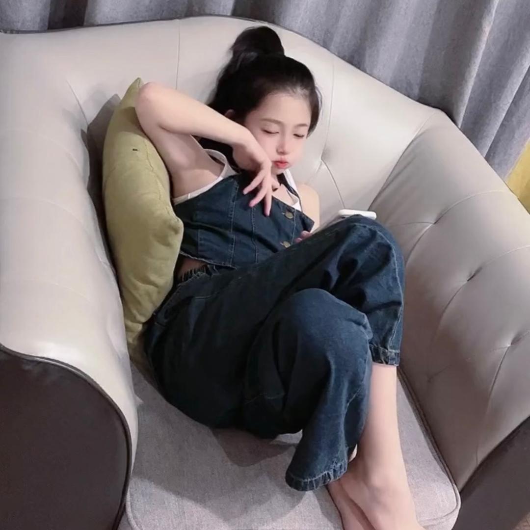 小眼睛Y头
