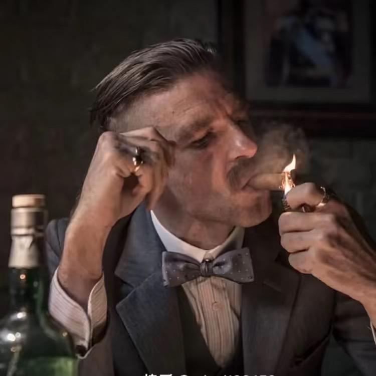 心比石头硬的男人