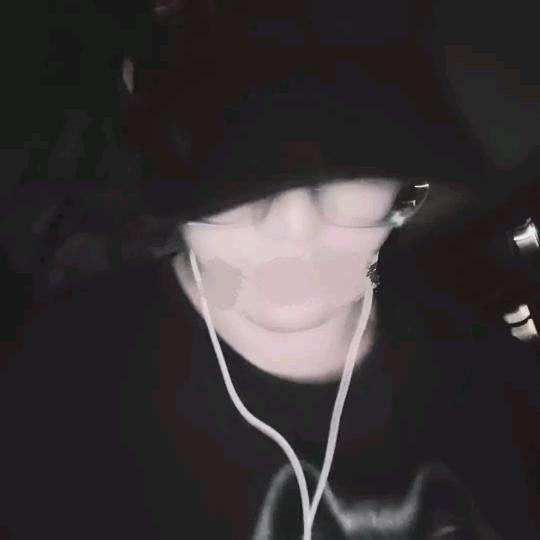 18岁歌手想出道。