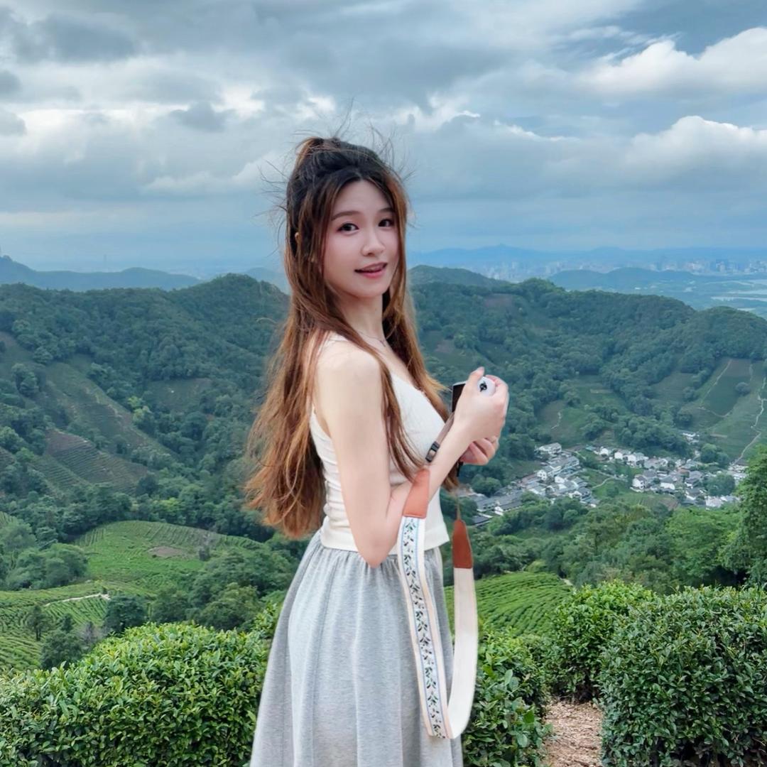 小爱是个i人吖🐈