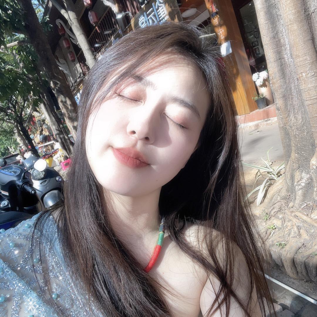 YY.