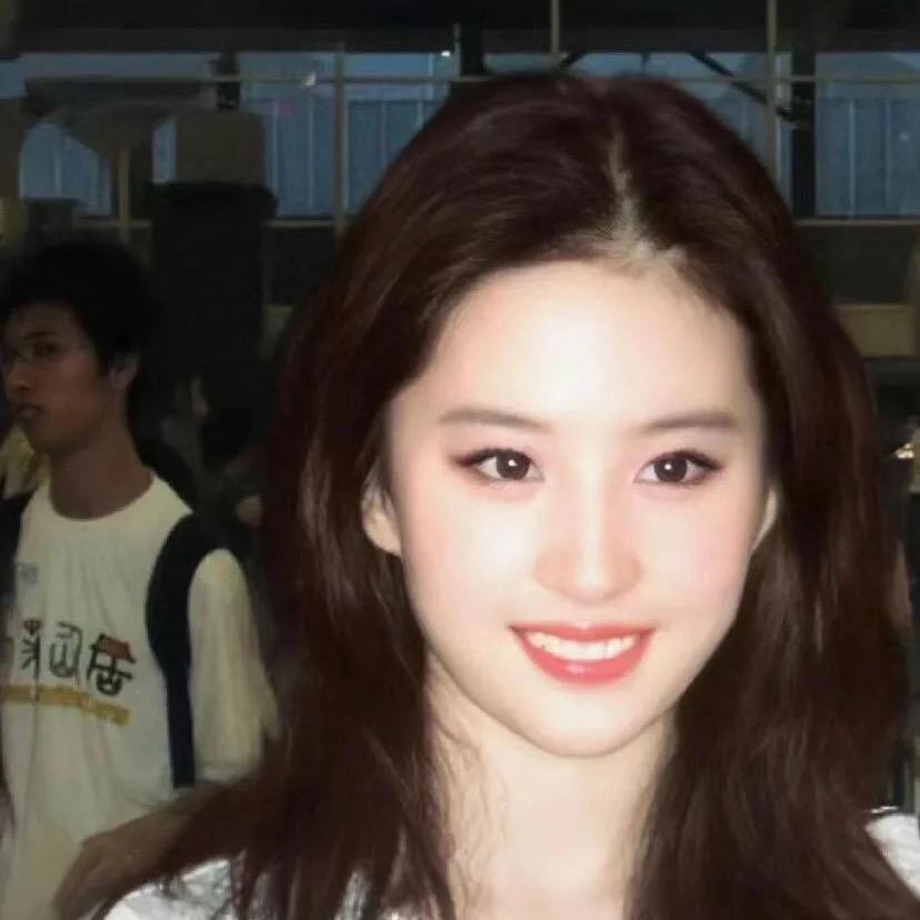 @央金拉姆