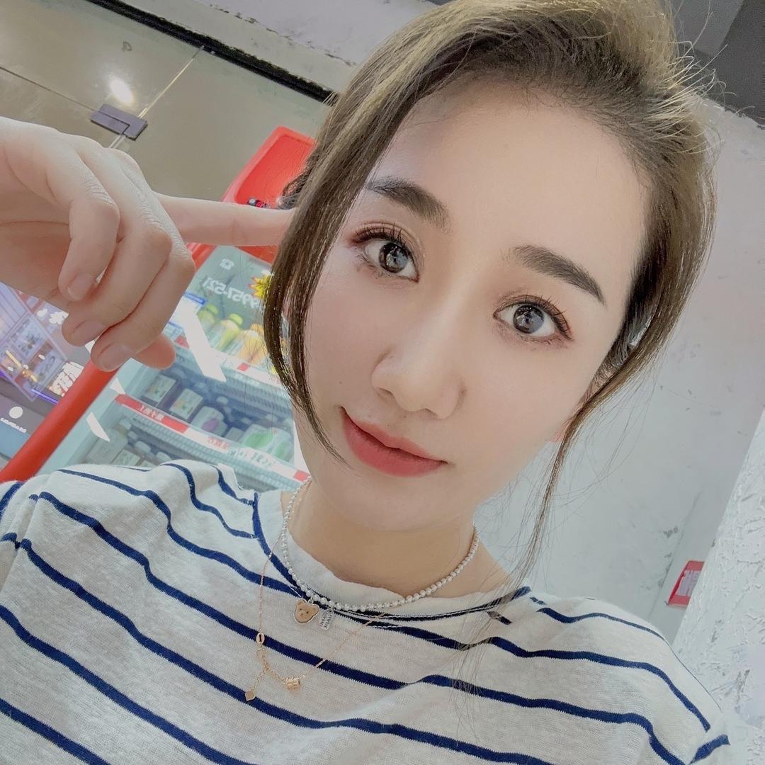 张的君◡̈