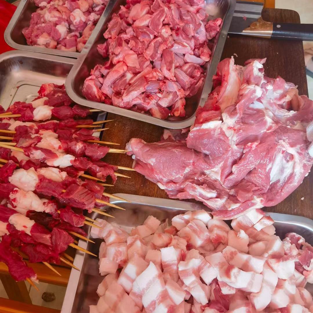 小李摆地摊烧烤