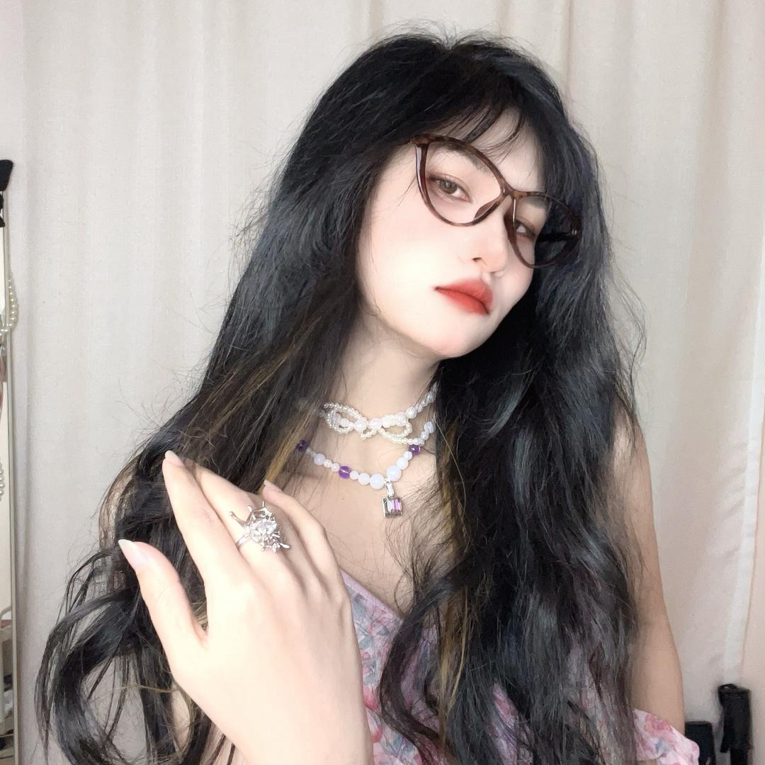 @885