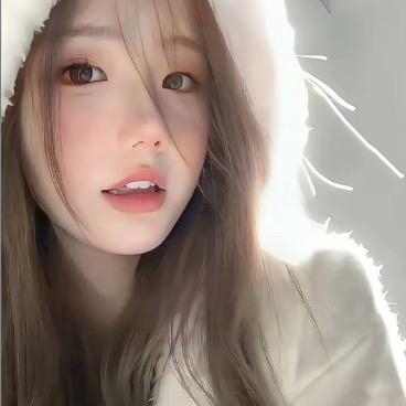 一杯冰美式。