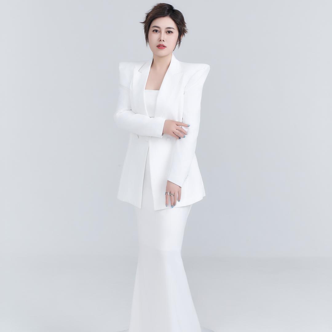 轻Y美学设计张