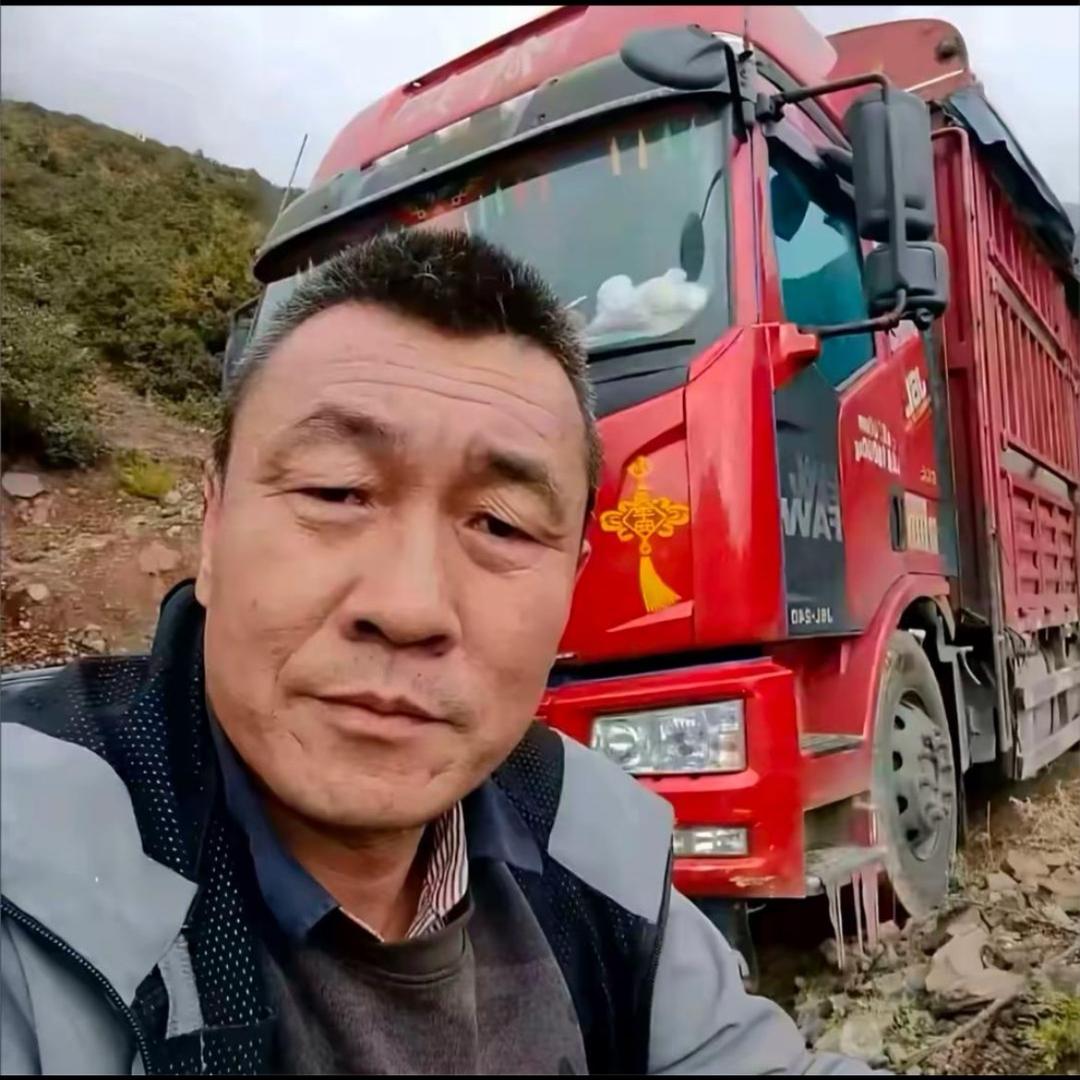 AAA长运半挂货车王师傅