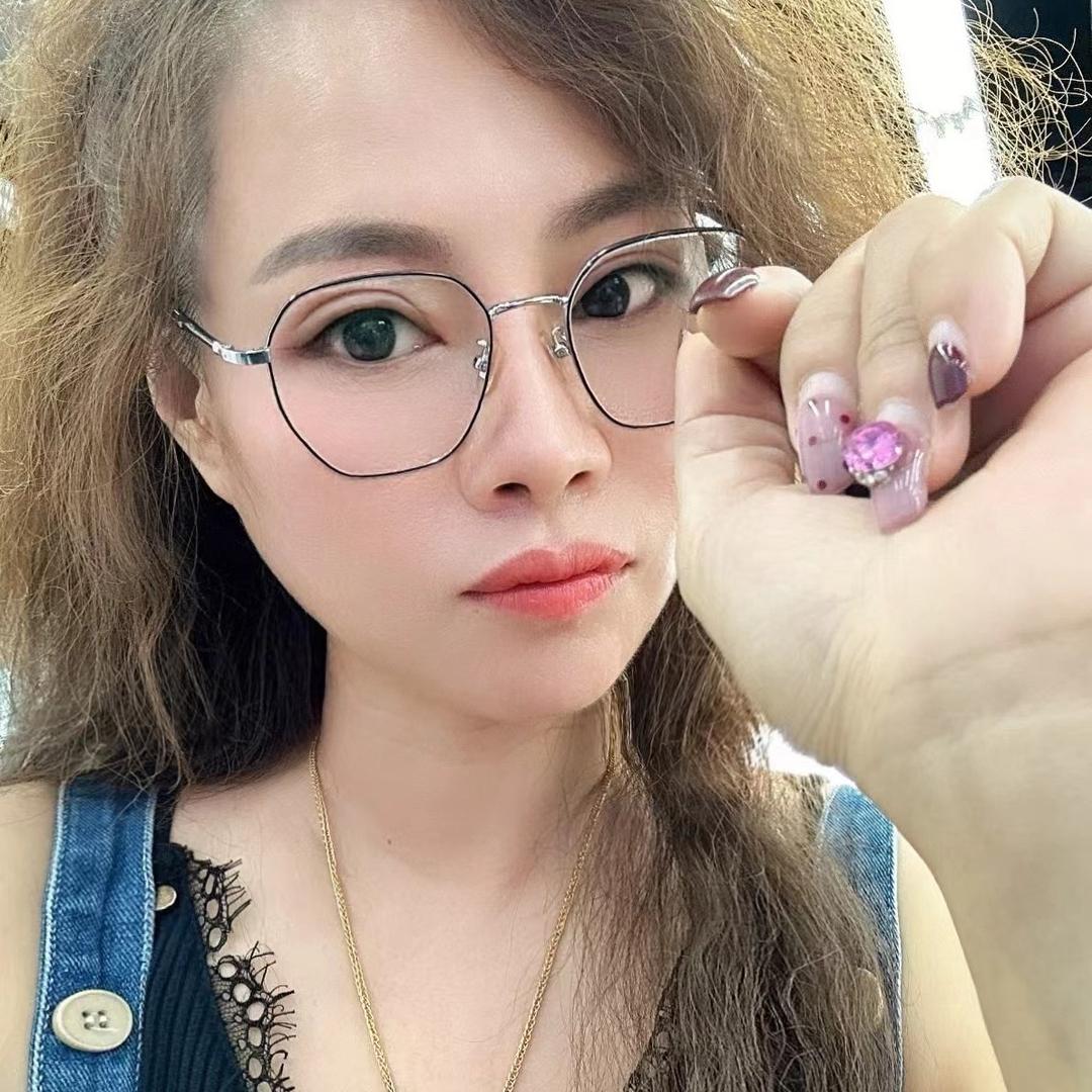 布衣精灵