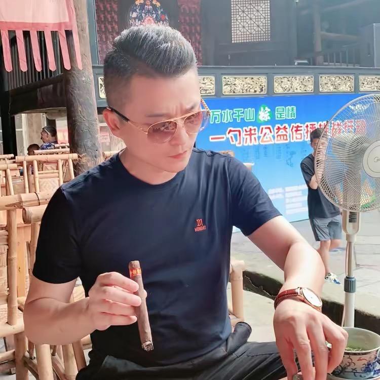 川粤来的东哥