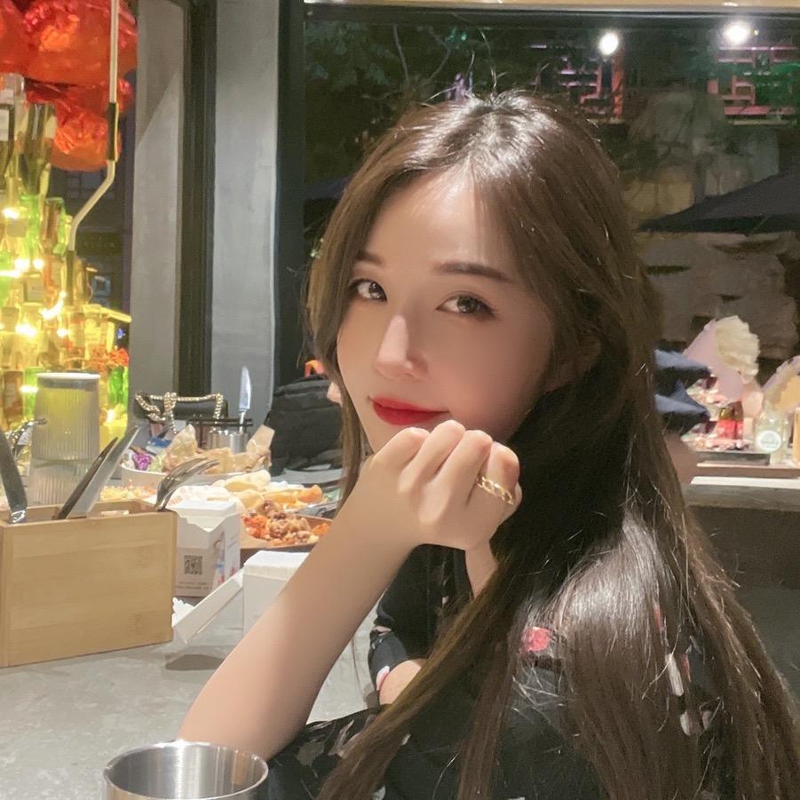 静静的小熊🧸ྀི