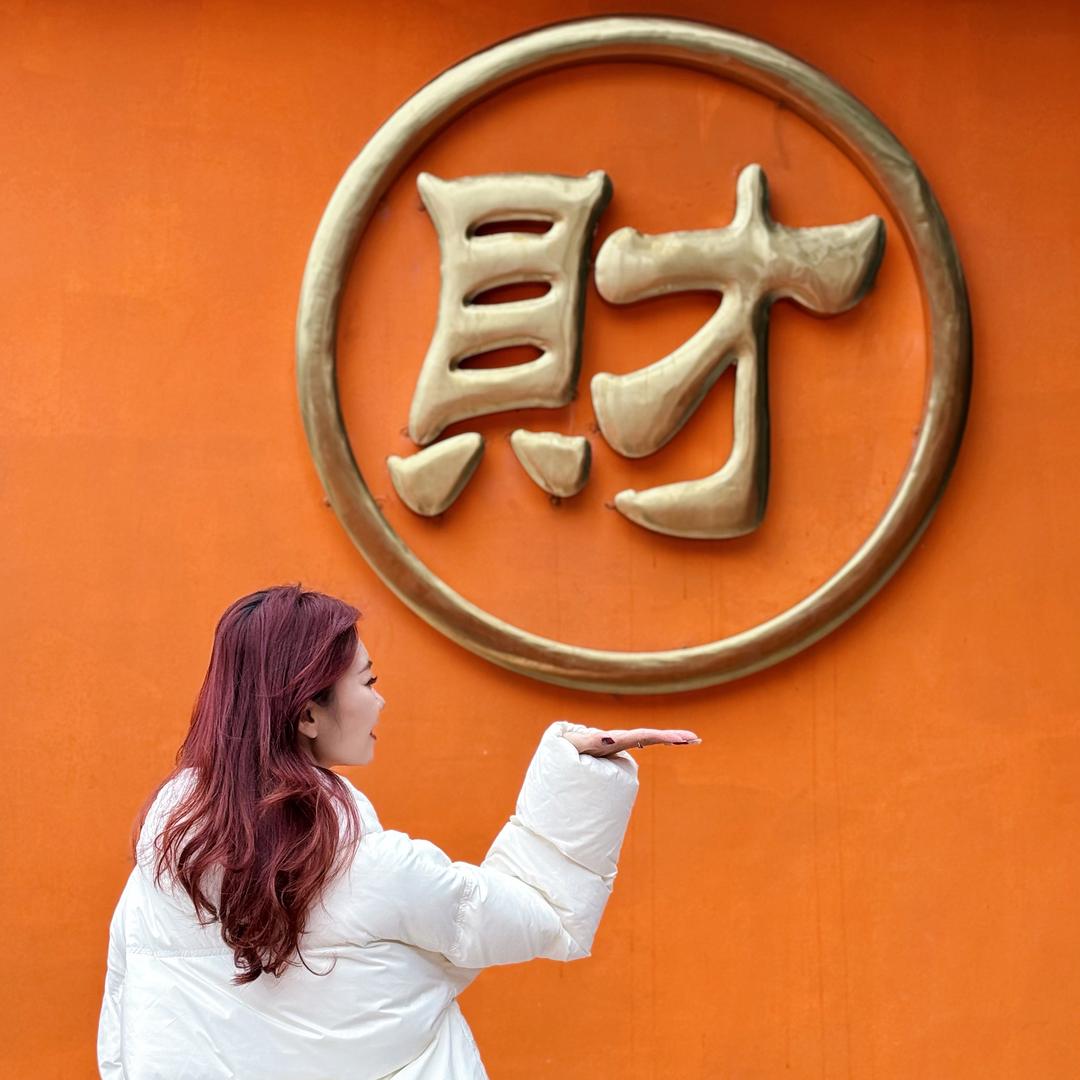 陆小小啊